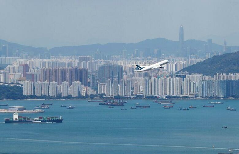 香港のキャセイ・パシフィック航空は、貨物のみ積載し乗客なしで日本便を運航することを検討している。写真は香港で昨年9月撮影（2020年　ロイター／AMR ABDALLAH DALSH）　