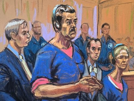 1月5日、米ニューヨークのマンハッタンの裁判所に出廷したベネズエラのマドゥロ大統領と妻のシリア・フローレス氏の法廷スケッチ。REUTERS/Jane Rosenberg