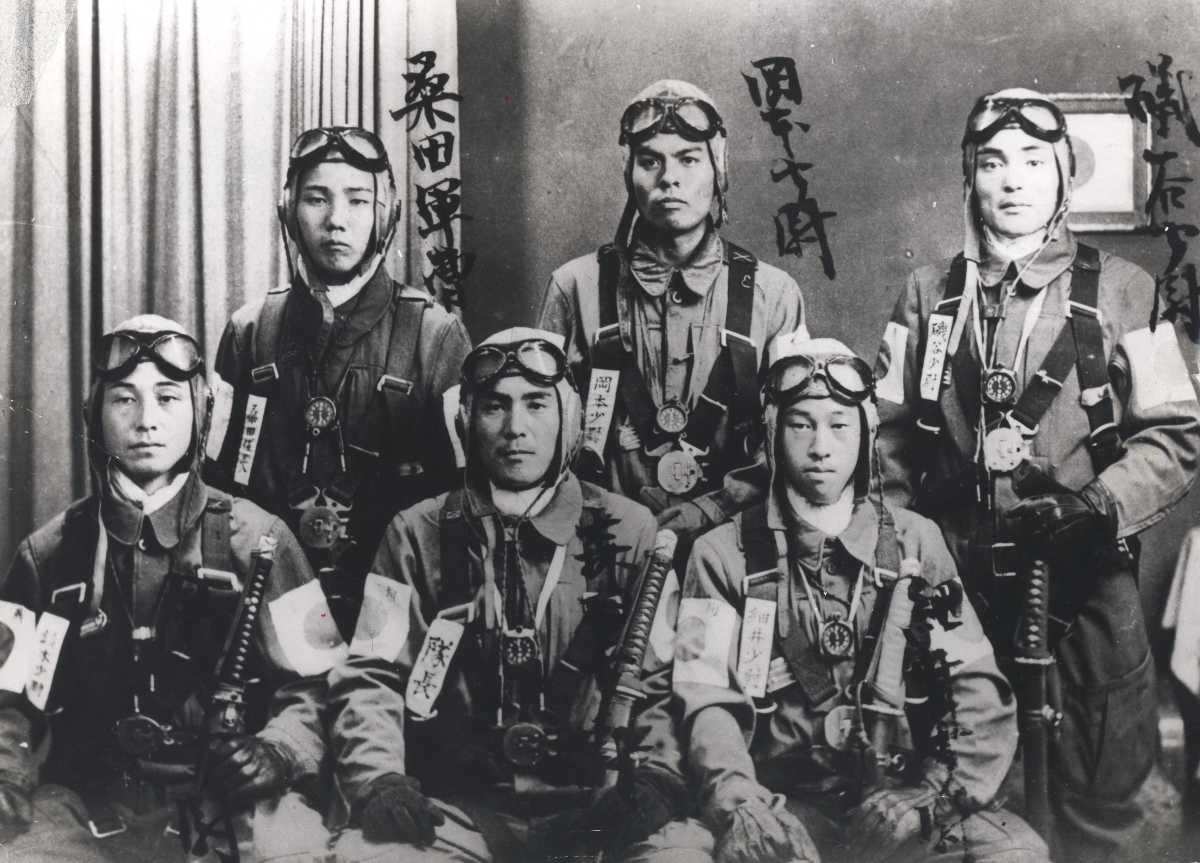 「戦中派」とは何だったのか？…「死んだアイツにすまない」庶民もエリートも共有した「負い目」の精神 

by 竹内 洋 （京都大学・関西大学名誉教授） 
戦後80年を過ぎた今、「戦中派」の精神史を追うことで、戦争を支えた心情と日本社会の変質を読み解く…
 
#WEBアステイオン