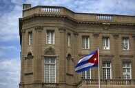 トランプ政権、在米キューバ大使館員の3分の2近くを国外追放へ