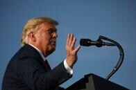 トランプ、大規模コロナ追加対策を支持　2.2兆ドル超受け入れ