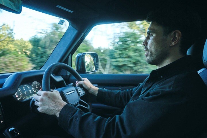 土井レミイ杏利さんとDEFENDERでめぐる旅