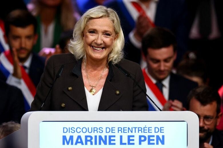 フランス北部で９月１３日、演説を行うルペン氏　 REUTERS/Sarah Meyssonnier
