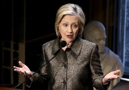 　２月２４日、米大統領選の民主党有力候補、ヒラリー・クリントン前国務長官は米スター・トリビューン紙に寄稿し、日本や中国およびその他アジア諸国が過去数年にわたり為替操作で人為的に輸出価格を抑えてきたと名指しした。写真はワシントンで昨年４月撮影（２０１６年　ロイター/Gary Cameron）