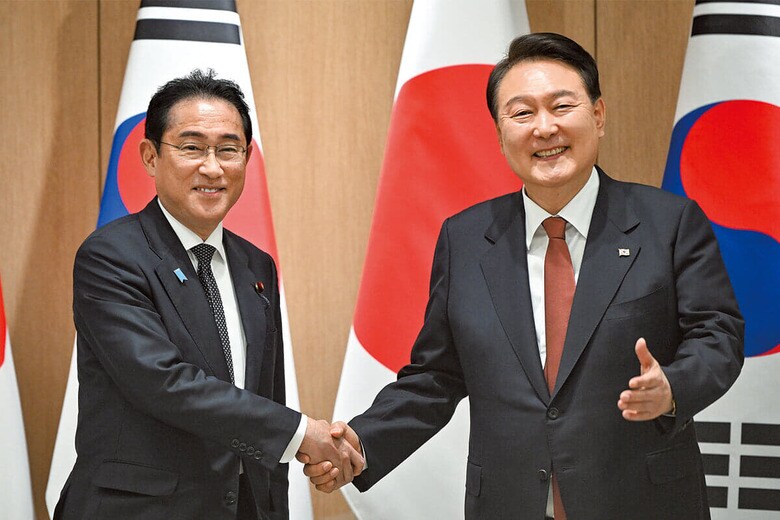 JUNG YEON-JE-POOL/GETTY IMAGES