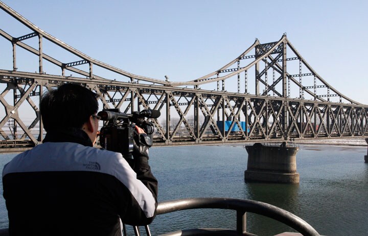 中朝の分岐点、中朝国境友誼橋　Jacky Chen-REUTERS