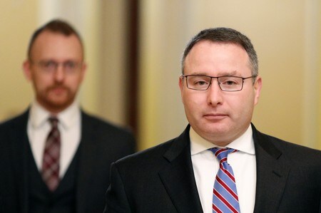 ８日、米下院委員会が主導するトランプ大統領の弾劾調査で、国家安全保障会議（ＮＳＣ）メンバーのアレクサンダー・ビンドマン陸軍中佐が行った非公開の証言記録が公表された。写真はビンドマン氏。１１月７日撮影（２０１９年　ロイター/Tom Brenner）