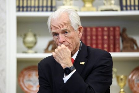 写真はナバロ米大統領上級顧問（貿易・製造業担当）。2025年11月、ホワイトハウスで撮影。REUTERS/Kevin Lamarque