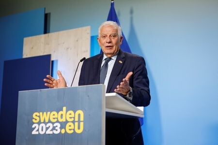 ＥＵの外相に当たるボレル外交安全保障上級代表は、昨年９月のロシアと欧州を結ぶ天然ガスの海底パイプライン「ノルドストリーム」に対する攻撃について、早急な結論を出すことに警鐘を鳴らした。８日、ストックホルムで撮影（２０２３年　ロイター/.Christine Olsson/TT News Agency/via REUTERS）