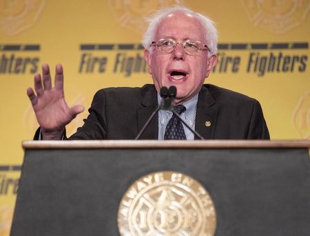　４月２９日、米上院の無所属議員バーニー・サンダース氏（バーモント州選出）が、２０１６年の大統領選に民主党候補として出馬する意向を明らかにした。ワシントンで３月撮影（２０１５年　ロイター/JOSHUA ROBERTS）