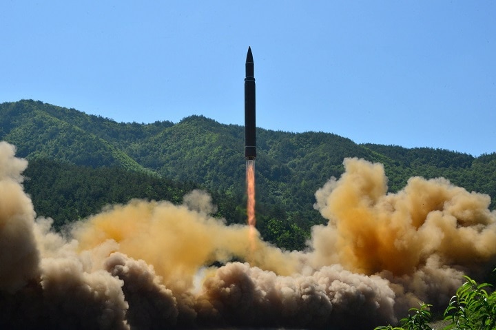 北朝鮮の大陸間弾道ミサイル（ICBM）「火星14号」（2017年7月5日配信）　KCNA/REUTERS