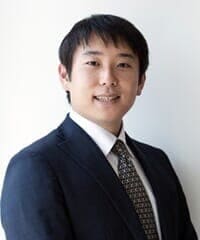 JBICパリ駐在員事務所 駐在員　森岡隼也