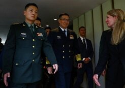 米軍の海上封鎖に中国が抗議、中国タンカーとの衝突リスク高まる