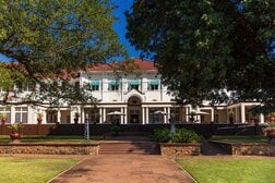 【動画】ロッジに現れた体長4メートルにも及ぶ「危険な珍客」の正体とは？