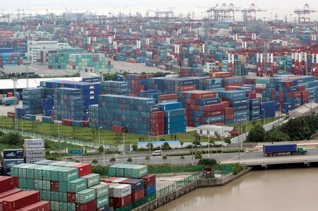 　７月１３日、中国税関総署が１３日発表した１─６月の貿易統計は、人民元建て輸出が前年同期比４．９％増加、人民元建て輸入は同１１．５％増加した。写真は上海で２００９年８月撮影（２０１８年　ロイター／Aly Song）
