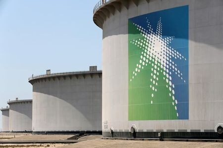 　サウジアラビアの国営石油会社サウジアラムコが発表した第３・四半期決算は純利益が４４．６％減少した。写真は、アラムコの石油施設。２０１８年５月撮影（２０２０年　ロイター/Ahmed Jadallah）