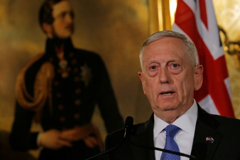 ８月２０日、マティス米国防長官は、今年の米韓合同軍事演習に参加する米軍の規模が昨年を下回ることについて、単に必要な人員が少なくなったことを反映しており、北朝鮮との緊張が理由ではないと説明した。写真はシドニーで５日撮影（２０１７年　ロイター／Jason Reed）