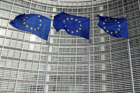 １２月２０日、ＥＵ欧州委員会は、中国からのバイオディーゼル輸入について反ダンピング調査を開始すると発表した。写真はＥＵの旗。ブリュッセルで１１月撮影（２０２３年　ロイター／Yves Herman）