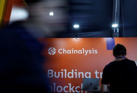 　２月１４日、ブロックチェーン分析会社チェイナリシスによると、２０２４年の暗号資産（仮想通貨）に関連した詐欺の被害額が過去最高に達した可能性がある。マルタで２０１９年撮影（２０２５年　ロイター／Darrin Zammit Lupi）
