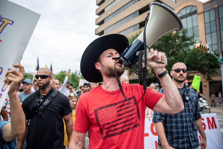 全国規模のロックダウンが人々のフラストレーションを蓄積させた？（写真はテキサス州のマスク反対デモ）　Sergio Flores-REUTERS