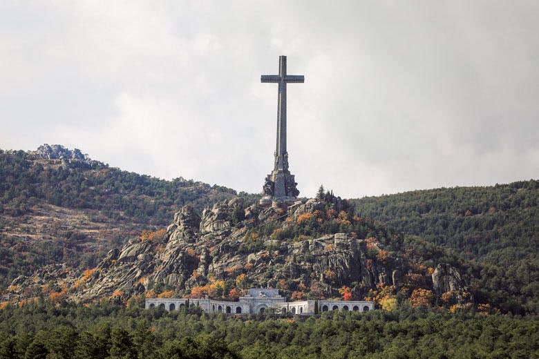 独裁者フランコが埋葬されたマドリード郊外の「戦没者の谷」　SERGIO PEREZ-REUTERS