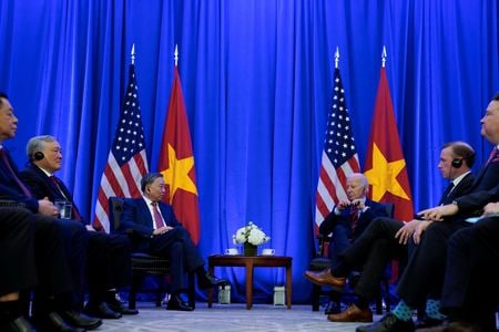 　バイデン米大統領は９月２５日、ニューヨークで開催中の国連総会の合間にベトナムのトー・ラム国家主席と会談した（２０２４年　ロイター/Elizabeth Frantz）