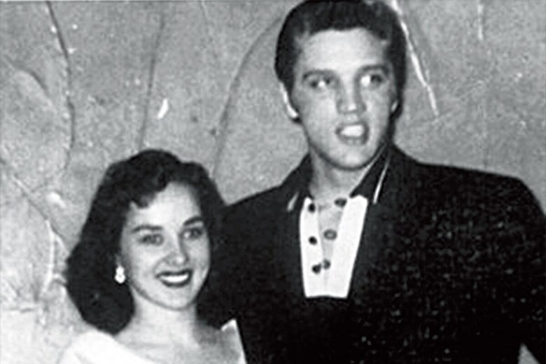 付き合っていた当時のキャロリン（写真左）とプレスリーは共にツアーもしていた　CAROLYN BRADSHAW