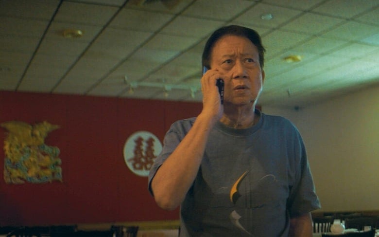 全財産を失った詐欺被害は一本の電話から始まった　© 2023 Forces Unseen, LLC.