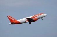 英イージージェット、上期赤字5.5億ポンド　通期見通し不透明
