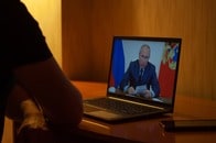 YouTubeにプーチンの嘘が蔓延...消しても消しても出現...誰の仕業か