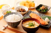 【銘柄】「大戸屋」「木曽路」も株価が上がる...外食株が2月に買われるのはなぜ？ 先回りで狙いたい銘柄とは