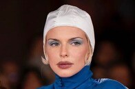 【画像】ジュリア・フォックス、ほぼ無衣装の大胆投稿で話題沸騰