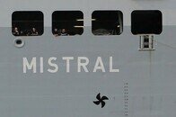 フランス海軍艦艇が佐世保入港、日米英と訓練　北朝鮮をけん制