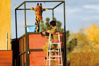 孤独なキリン、動物愛護団体の批判を受け、2000キロの長旅へ