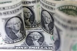 午後3時のドルは158円前半に上昇、原油高で買い　乏しい円買い材料