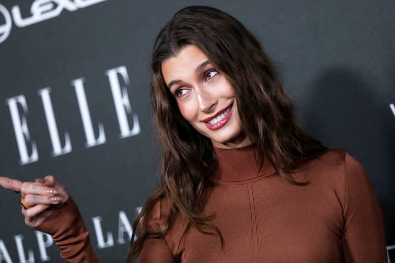 「ノーパンツルック」で注目を集めるヘイリー・ビーバー（2022年10月17日、ロサンゼルス）　Aude Guerrucci-REUTERS