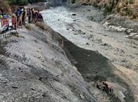 ヒマラヤ氷河が崩壊､水力発電所破壊し大洪水　18人死亡確認･200人超不明