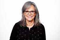 「高い知能を持つタコ」と、孤独な高齢女性の絆…ネトフリ話題作を主演サリー・フィールドが語る