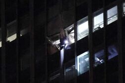 北京の高層ビルに小型機衝突、操縦士1人死亡　当局発表