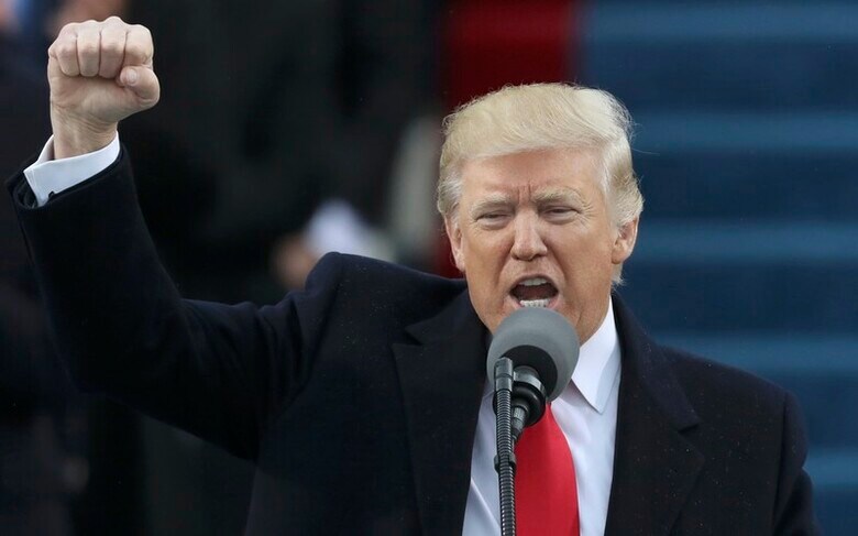 １月２０日、ドナルド・トランプ氏が、第４５代米国大統領に就任した。写真はワシントンで就任演説を行うトランプ新大統領（２０１７年　ロイター/Carlos Barria)