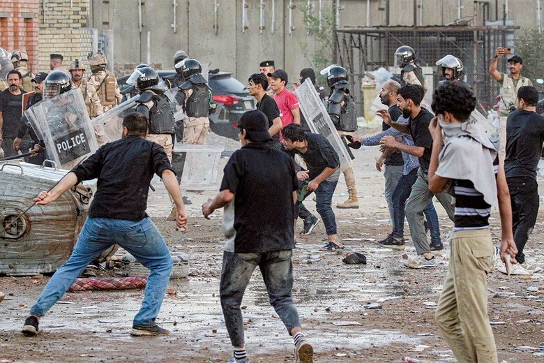 首都バグダッドのスウェーデン大使館を襲撃　AHMED SAADｰREUTERS