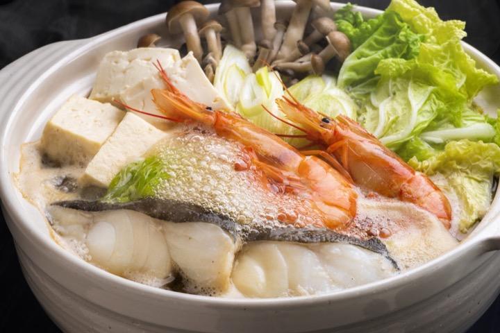 手軽に安くハズレのない味が作れる鍋の素。でも、こんなに安い理由はなぜ？　kuppa_rock  - iStockphoto