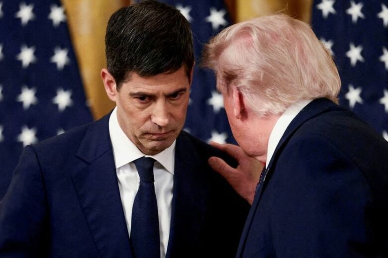 ウォーシュＦＲＢ議長とトランプ米大統領。5月22日、米ワシントンで撮影。REUTERS/Evelyn Hockstein