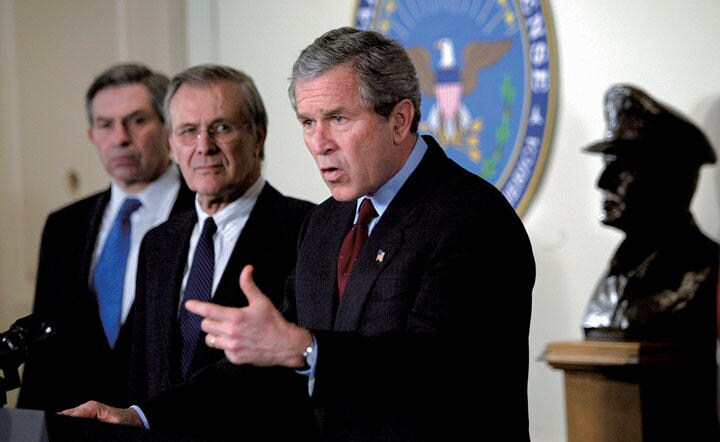 ブッシュは情報当局に批判的　KEVIN LAMARQUE-REUTERS