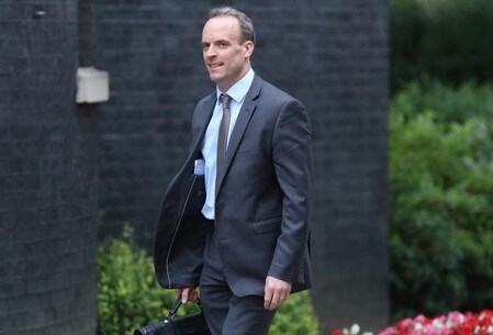 　７月１９日、英国のドミニク・ラーブ欧州連合（ＥＵ）離脱担当相（写真）は、就任後初めてブリュッセルを訪問し、離脱交渉で合意に達することができるとの自信を示した。写真はロンドンで１０日撮影（２０１８年　ロイター／Simon Dawson）