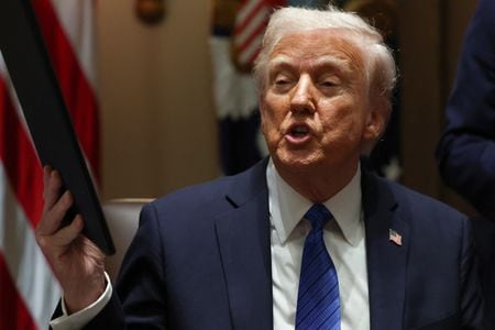 　３月２５日、トランプ米大統領は公共放送（ＰＢＳ）や公共ラジオ（ＮＰＲ）に対する連邦政府の資金提供打ち切りを望むとの考えを述べた。写真はホワイトハウスで３月２５日撮影（２０２５年　ロイター/Evelyn Hockstein）