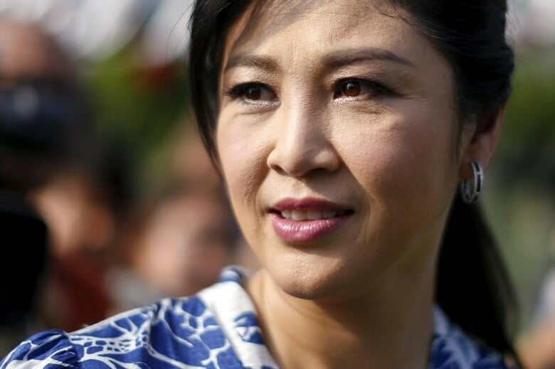 ８月２５日、タイの最高裁は、在任中のコメ買い上げ制度を巡り国に損害を与えたとして職務怠慢の罪に問われているインラック前首相が、この日に予定されていた判決公判に姿を見せなかったことを受け、国外に逃亡したか、もしくは、国内に隠れている可能性があるとの見方を示した。写真は昨年２月バンコクで撮影した前首相（２０１７年　ロイター／Jorge Silva）