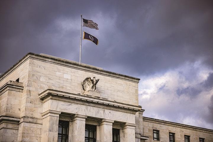 世界経済の大沈滞を救うには財政政策の国際協調が必要　SAMUEL CORUMｰBLOOMBERG/GETTY IMAGES