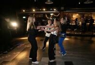 スウェーデン政府、コロナ規制ほぼ全面解除　事実上の終息宣言