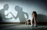 児童虐待の半数以上は、両親の喧嘩を見せられるなどの「心理的虐待」